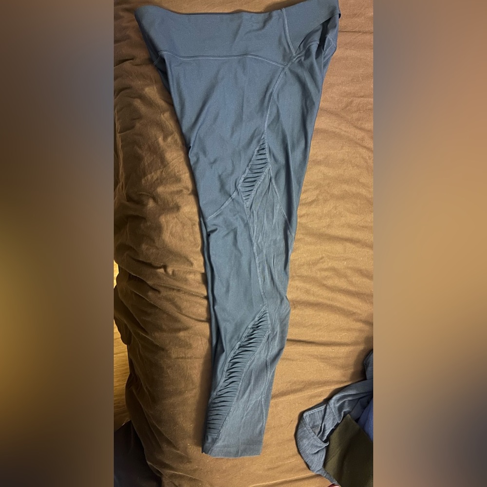 Under Armour yoga leggings with mesh panel detail navy blue sz XL